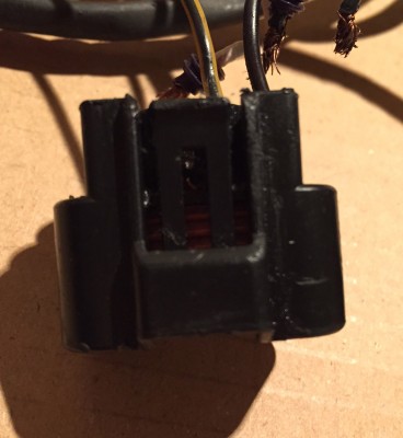 ecu connector pic no1.jpg