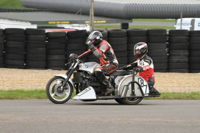 Sykes 1992 front wheel and semi floating disks.jpg